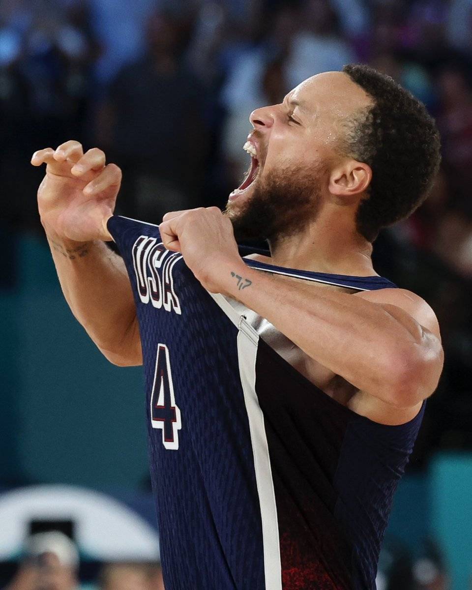 包含领先优势明显引发热议！，库里在SKT比赛中表现优异气势如虹延续的词条