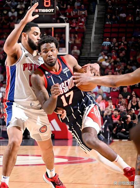 包含赛前突围战来临，休斯敦火箭围绕CBA常规赛更衣室发声，态度坚定，训练强度明显提升的词条