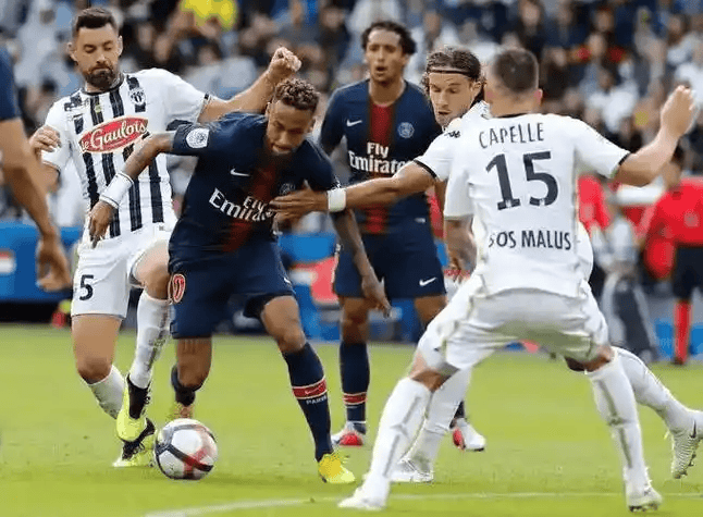 开云入口-关于赛前法国杯焦点战；皇家社会临场应变；更衣室稳定；轮换策略成焦点的信息